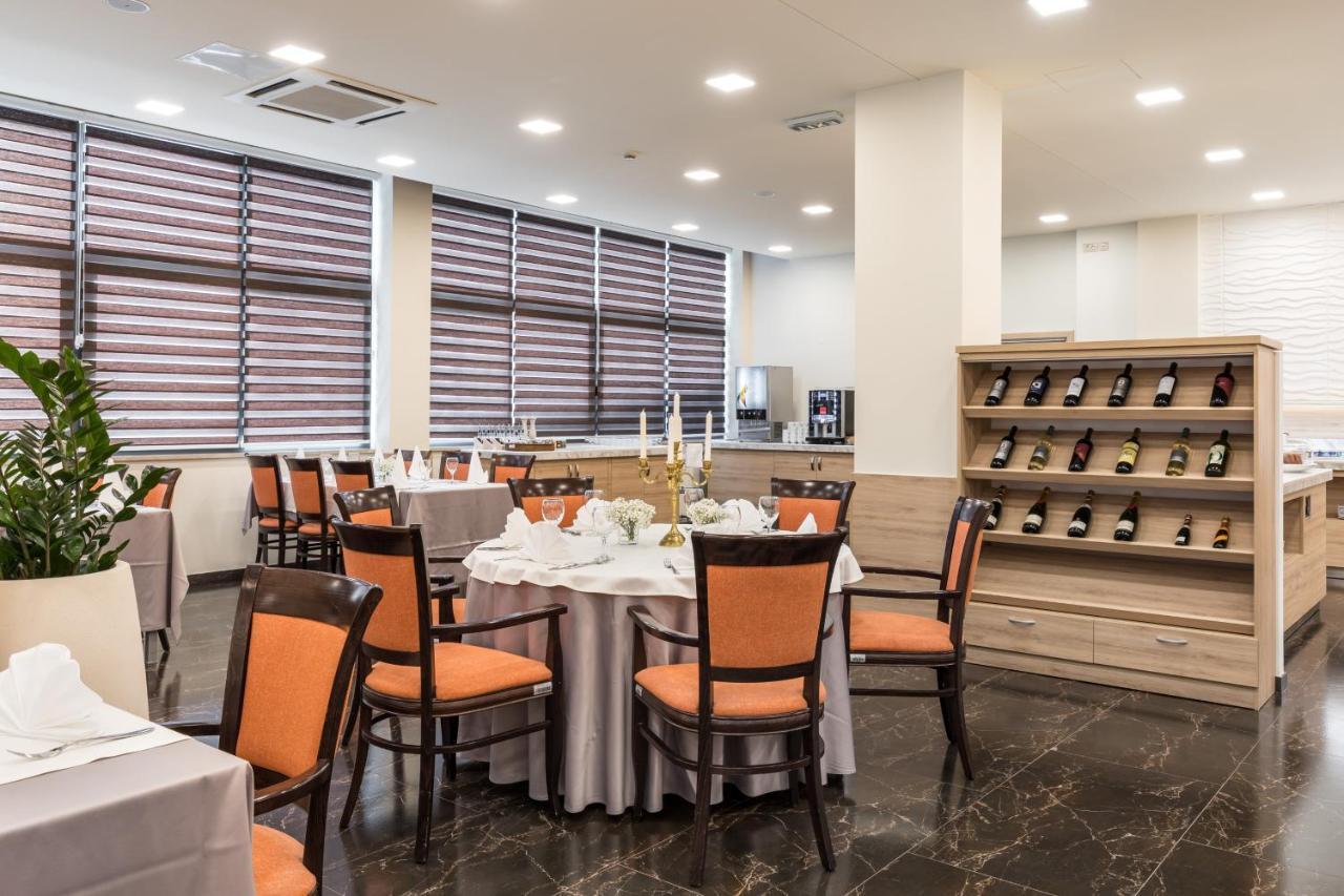 Hotel Mondo Hotell 4*